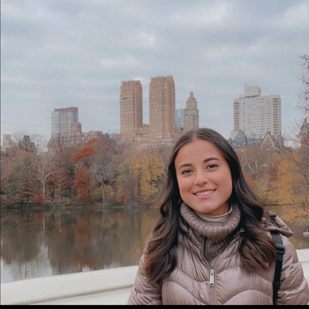 Meet your Posher, Daniela